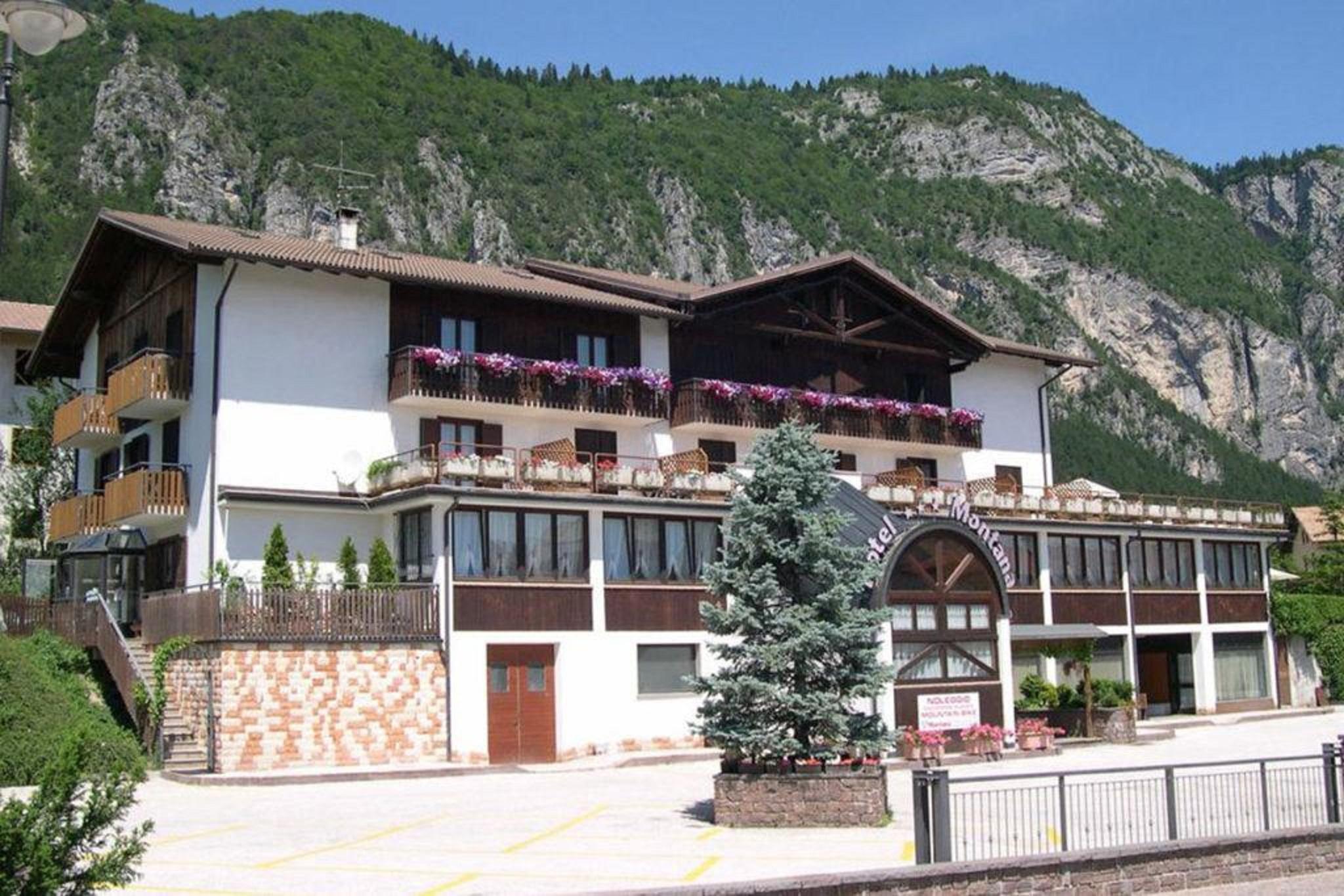 Hotel & Residence Montana Fai della Paganella Exteriör bild