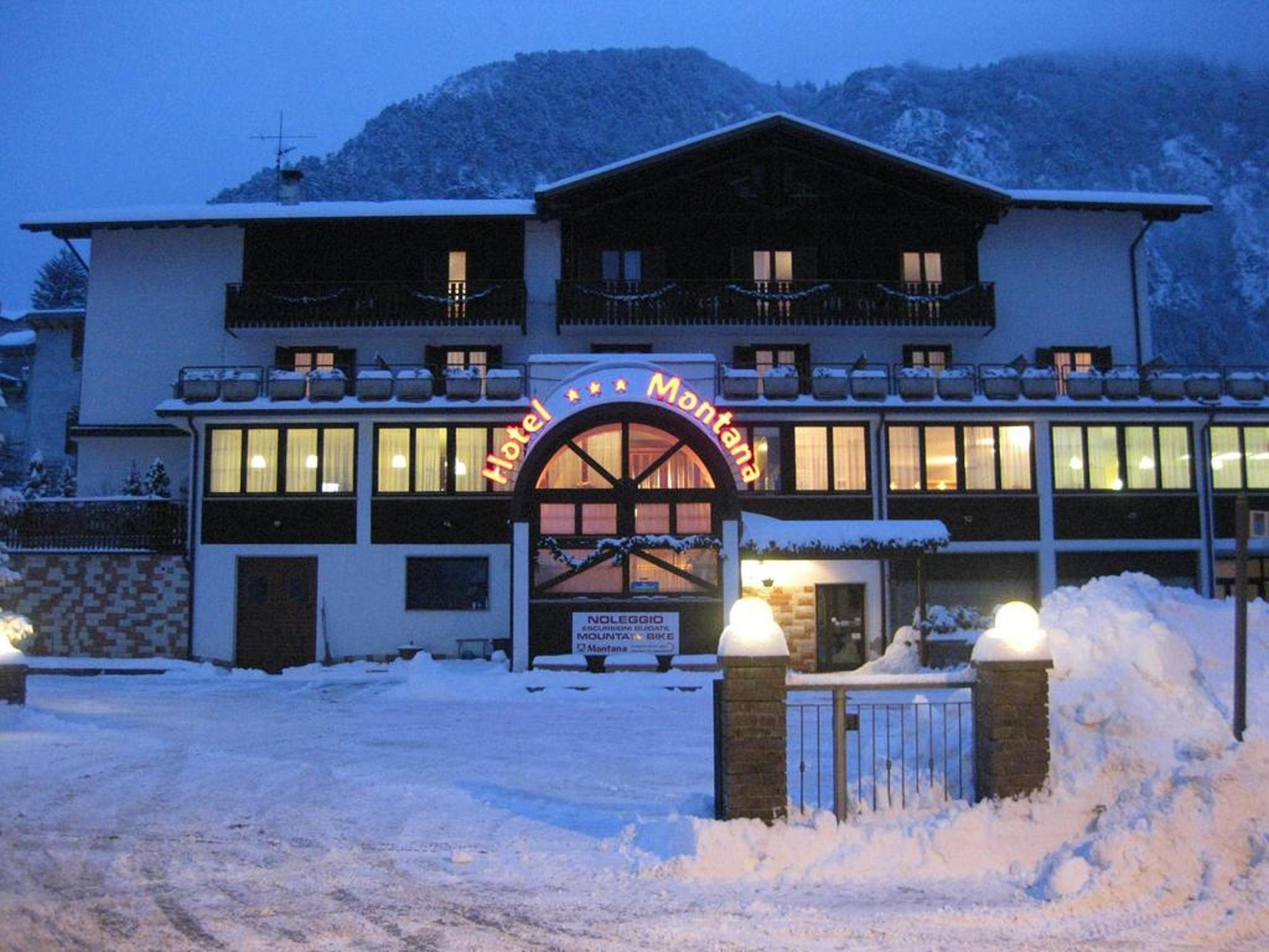 Hotel & Residence Montana Fai della Paganella Exteriör bild